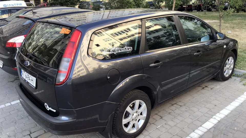 Ford Focus Wagon Fifty shades of Sea Grey 2