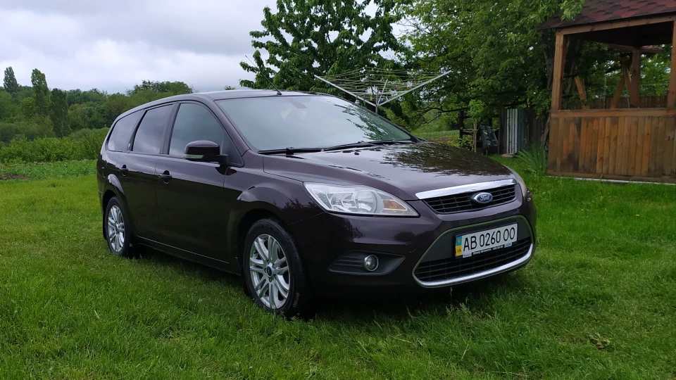 Ford Focus Wagon Morello Metallic