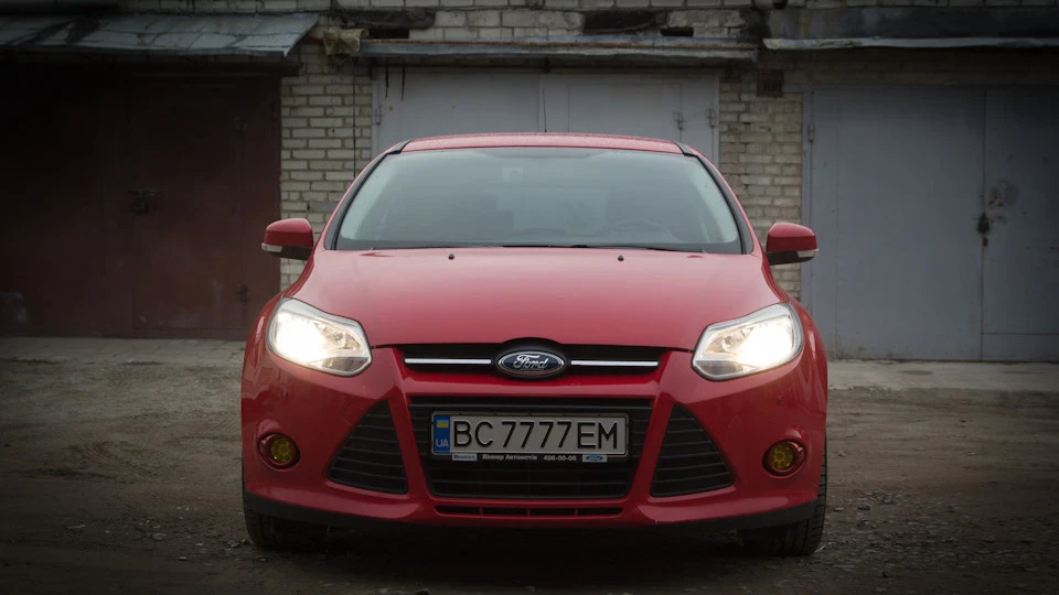 Ford Focus Wagon Red