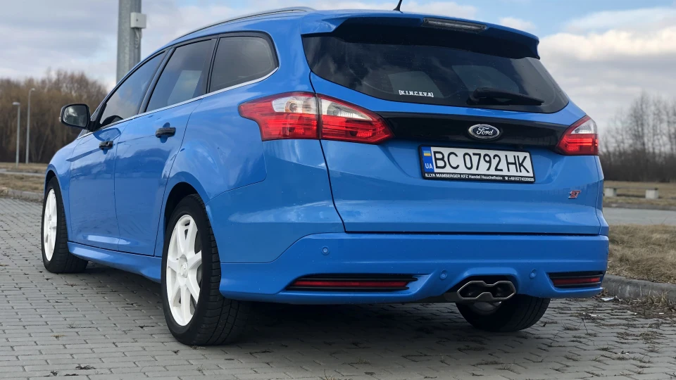 Ford Focus Wagon Smurf 2