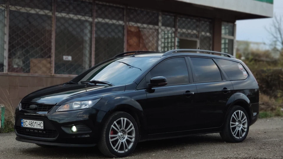 Ford Focus Wagon Total black 5