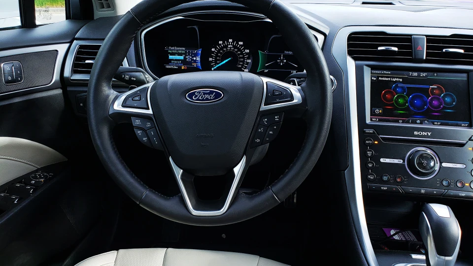 Ford Fusion (America) 2.0Turbo Titanium Luxury 4
