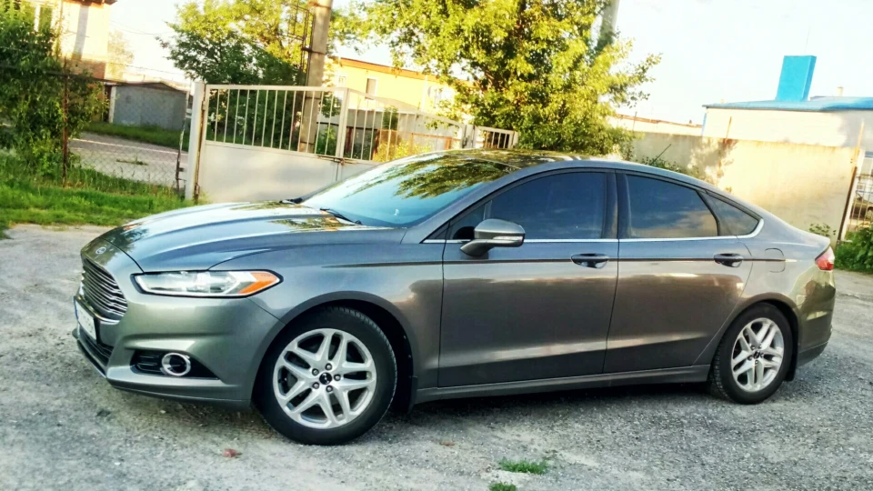 Ford Fusion (America) 2.5 L 2