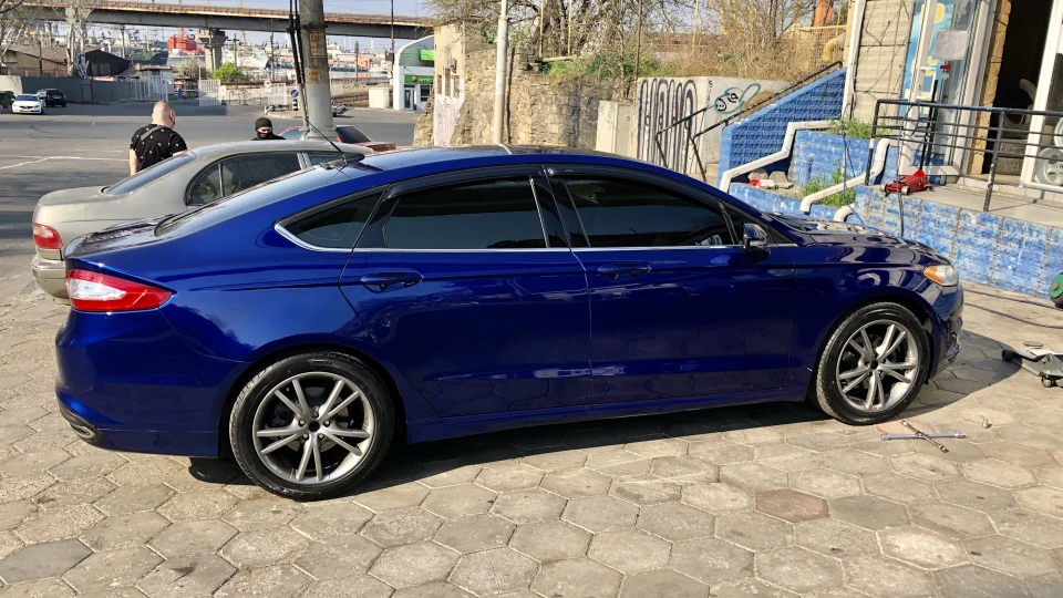 Ford Fusion (America) 2.5 SE 4