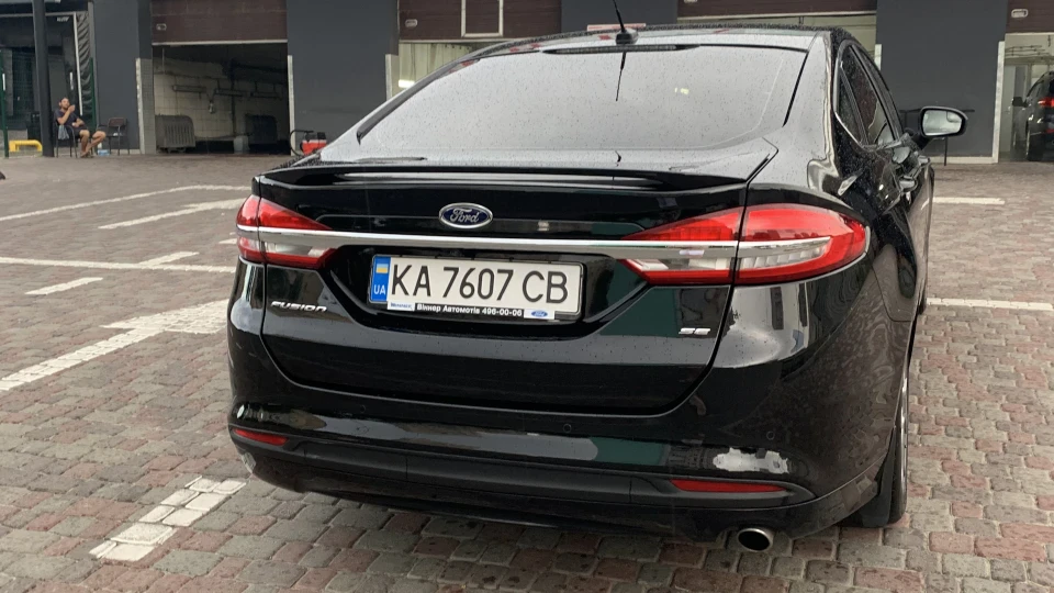 Ford Fusion (America) 2.5 SE 4