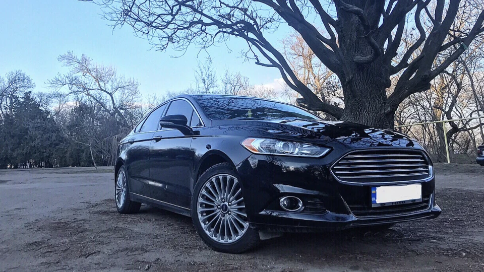 Ford Fusion (America) 🇺🇸 чорний на білому