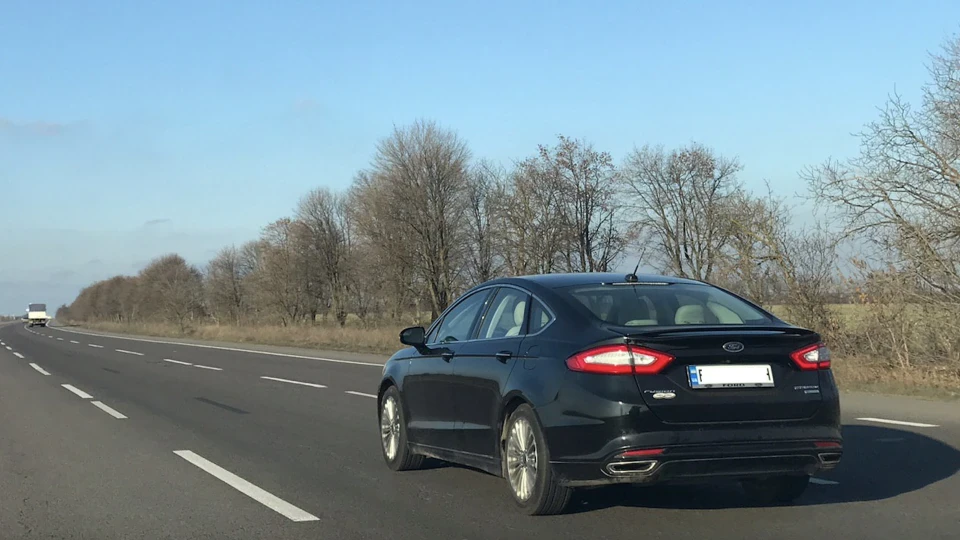 Ford Fusion (America) 🇺🇸 чорний на білому 3
