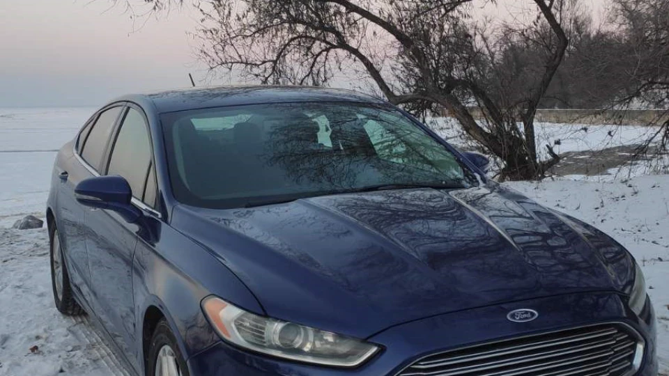 Ford Fusion (America) Ефектний синій 3