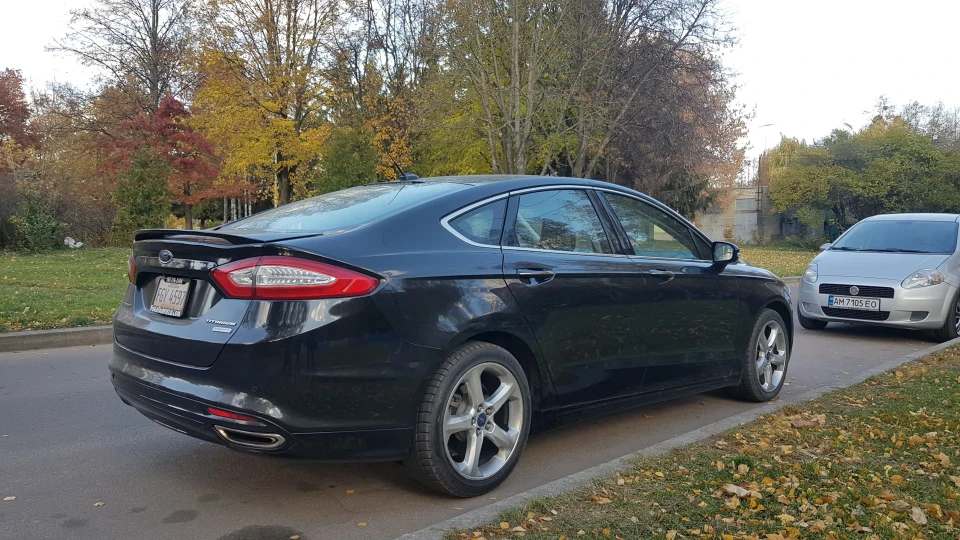 Ford Fusion (America) EmiGrante