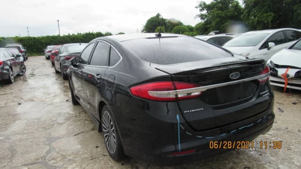 Ford Fusion (America) Hybrid Titanium