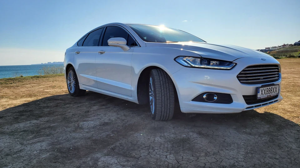 Ford Fusion (America) Hybrid 2