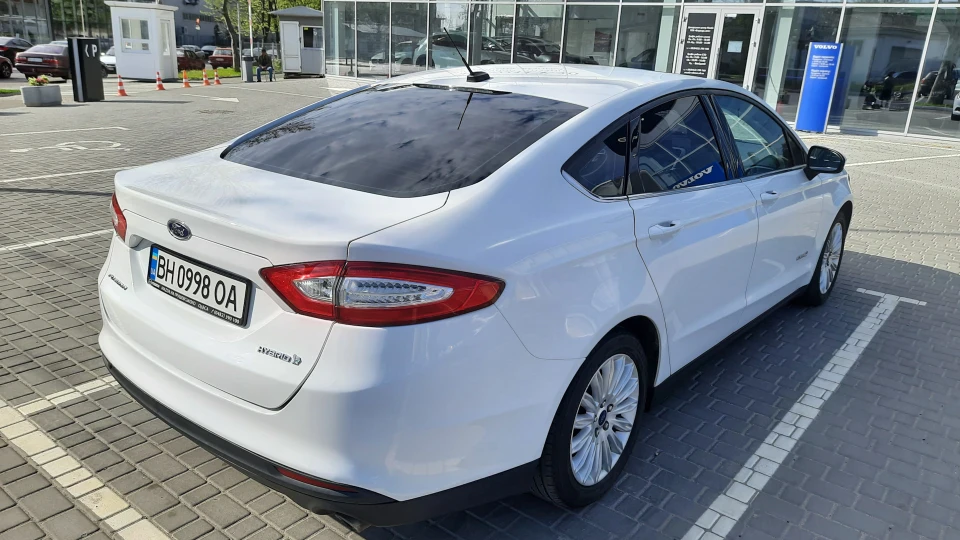 Ford Fusion (America) HYBRID 2