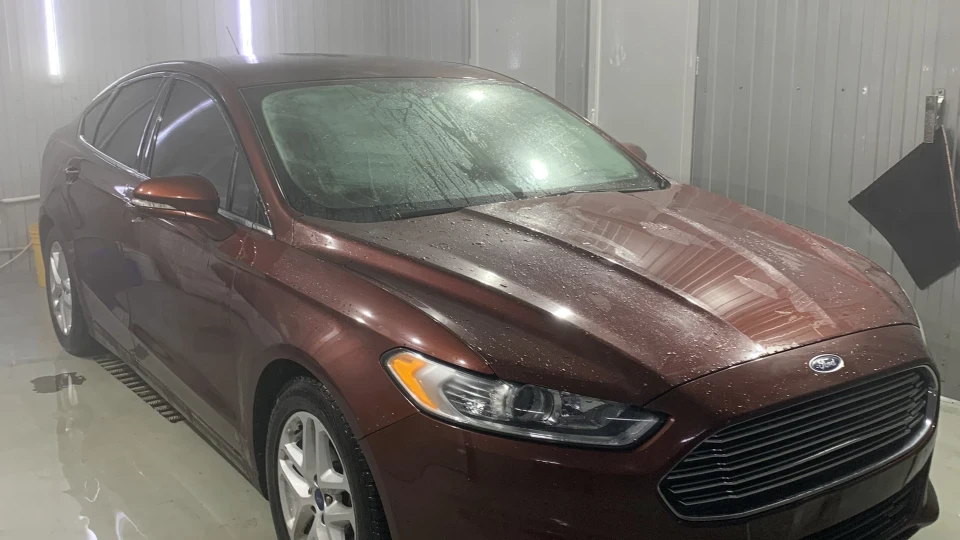 Ford Fusion (America) Червоний металік 2