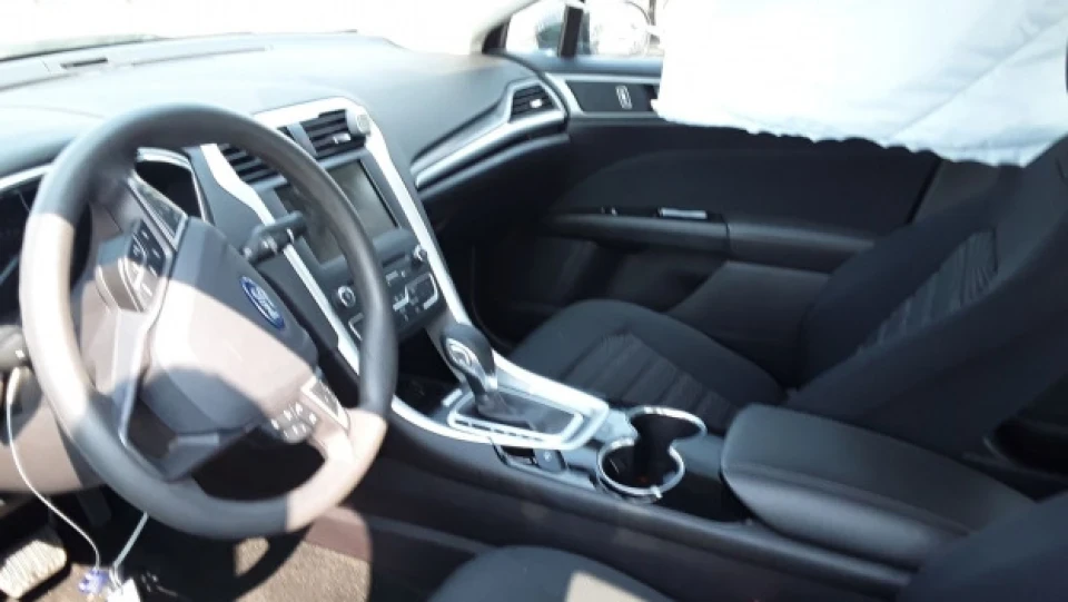 Ford Fusion (America) просто автомобіль. 3