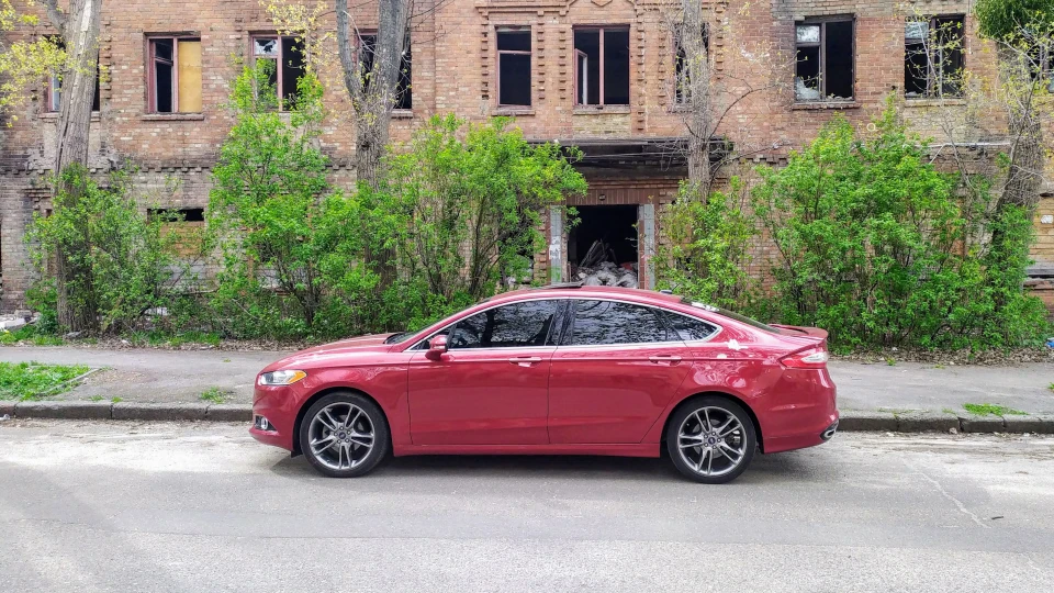 Ford Fusion (America) рубіновий фюж 3