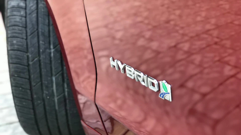 Ford Fusion (America) Ruby Red Hybrid 5