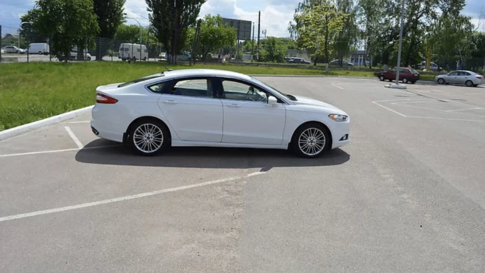Ford Fusion (America) SE 5