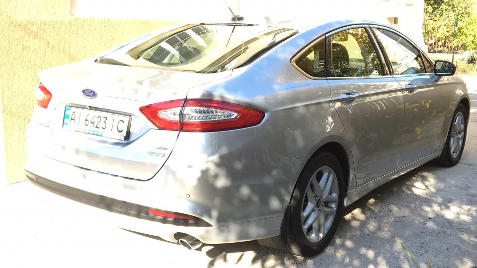Ford Fusion (America) SE 3
