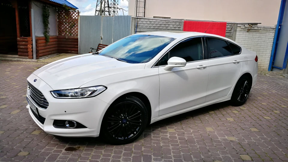 Ford Fusion (America) SE 2