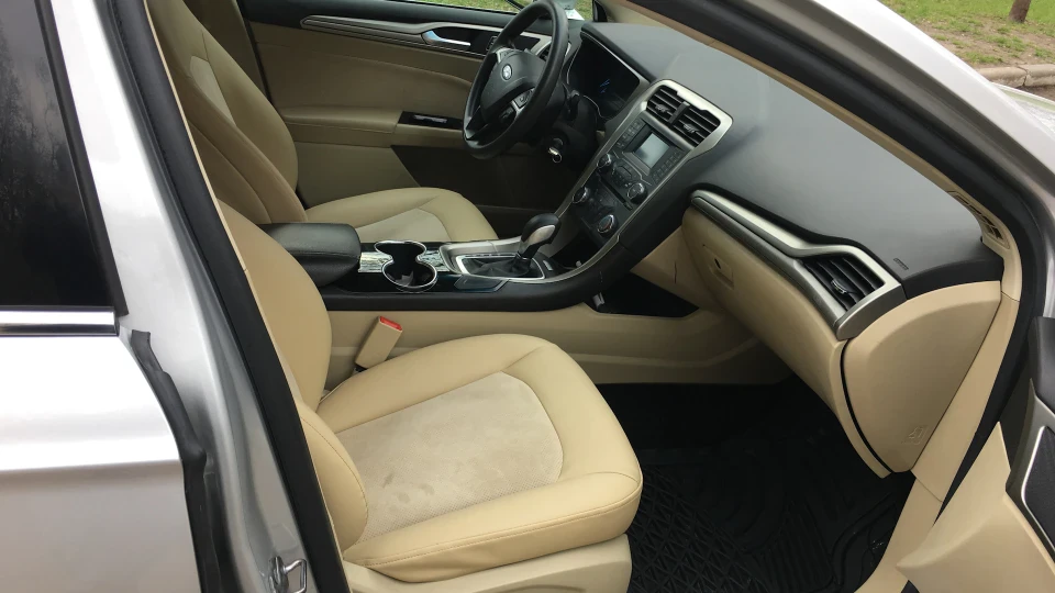 Ford Fusion (America) Сріблястий металік 3
