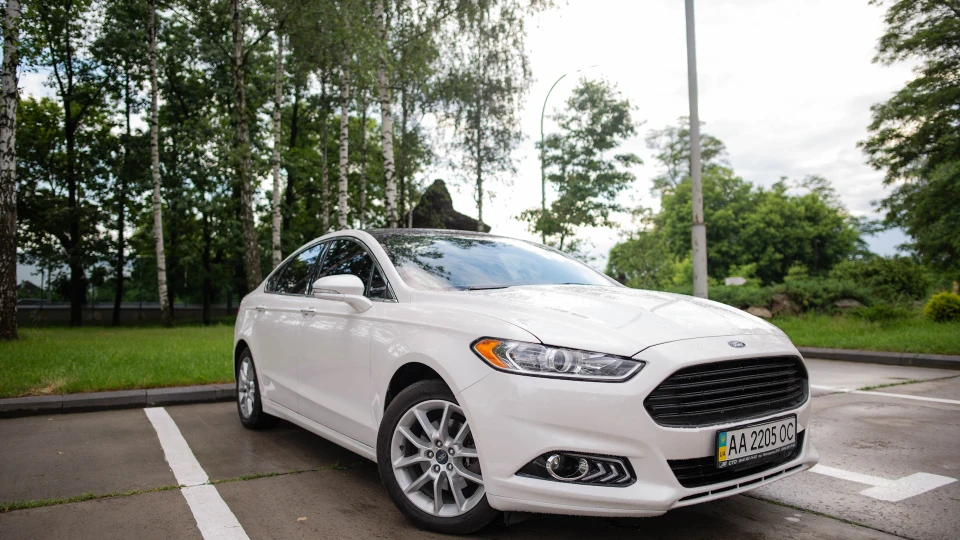 Ford Fusion (America) White Pearl TITAN 2