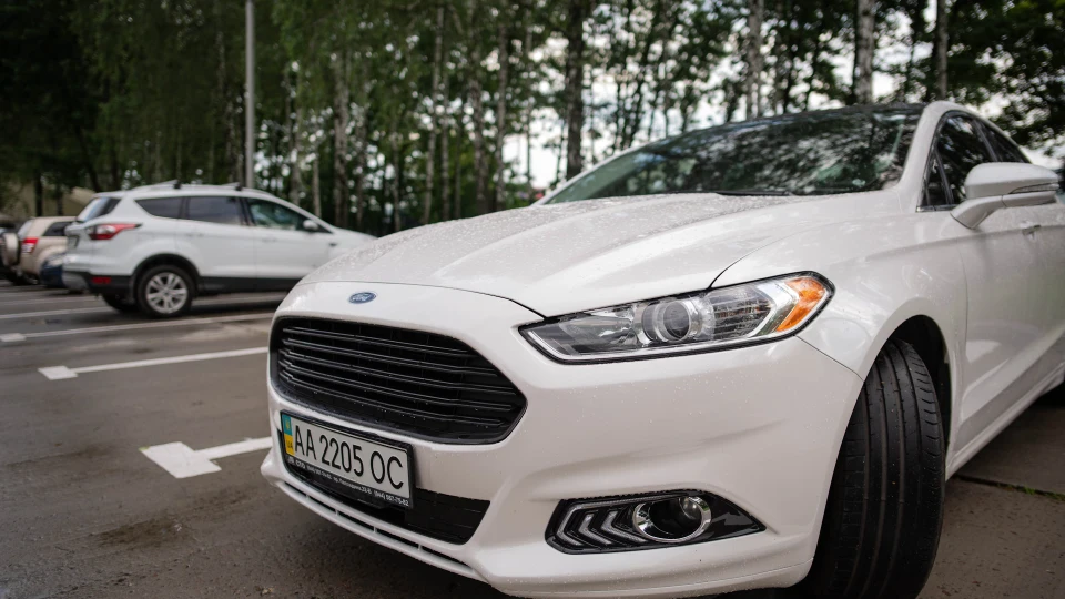 Ford Fusion (America) White Pearl TITAN 4
