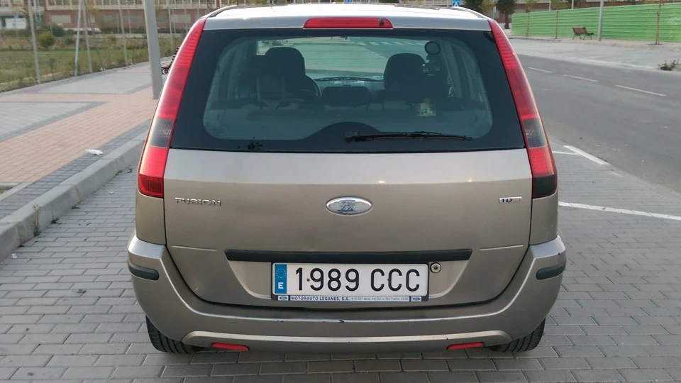 Ford Fusion 4