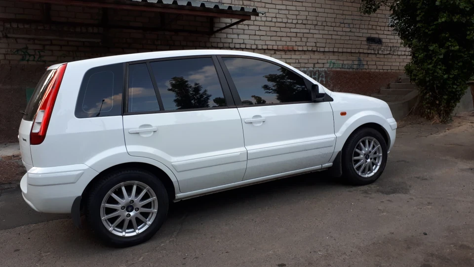 Ford Fusion 2