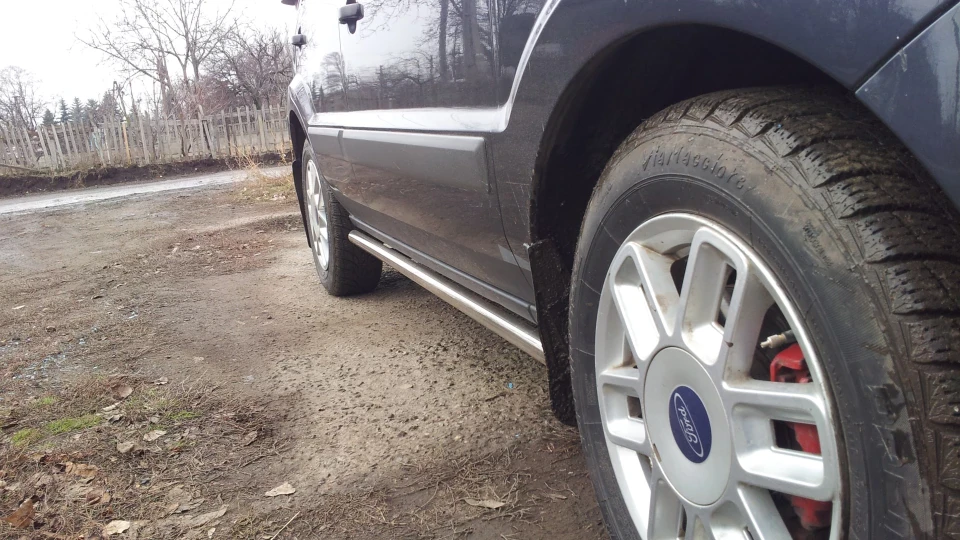 Ford Fusion 4