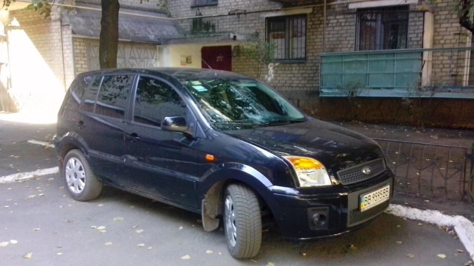 божевільний табурет Ford Fusion 2