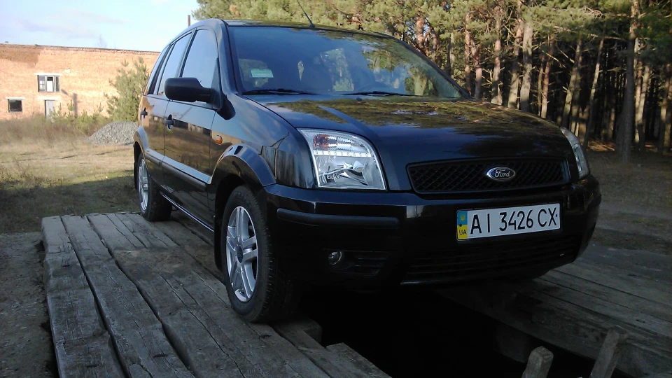 Ford Fusion чорнище 3