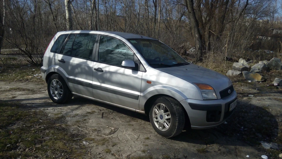 Ford Fusion нам бордюри дарма )