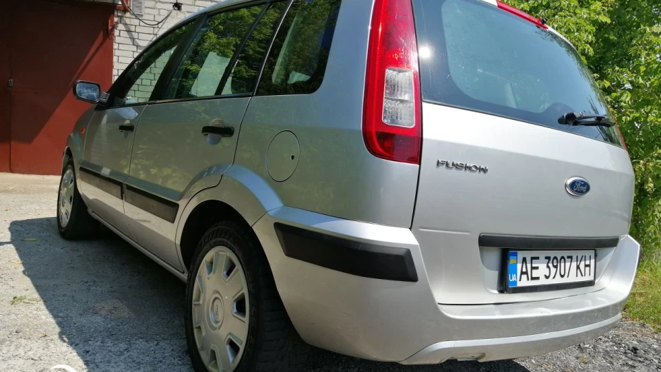 Ford Fusion Срібний Ф'южик 2