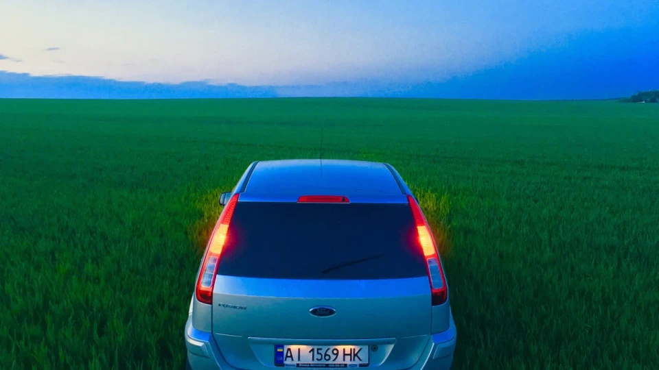 Ford Fusion Silver box)