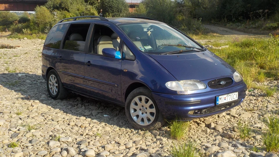 Ford Galaxy купив собі конячку