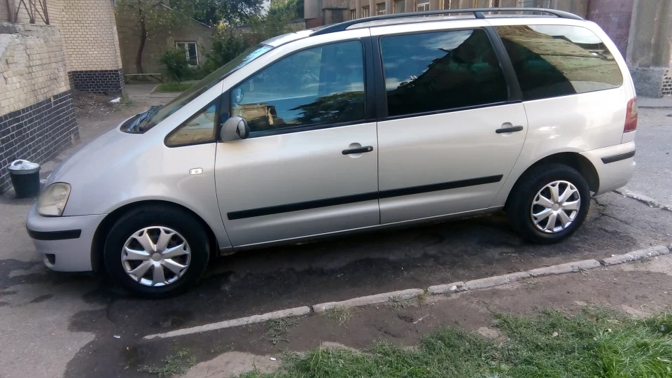 Ford Galaxy Metallic 2