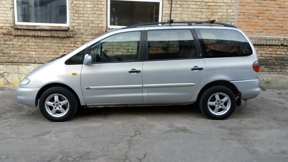 Ford Galaxy Non-Mini 2.8 VR-6 2