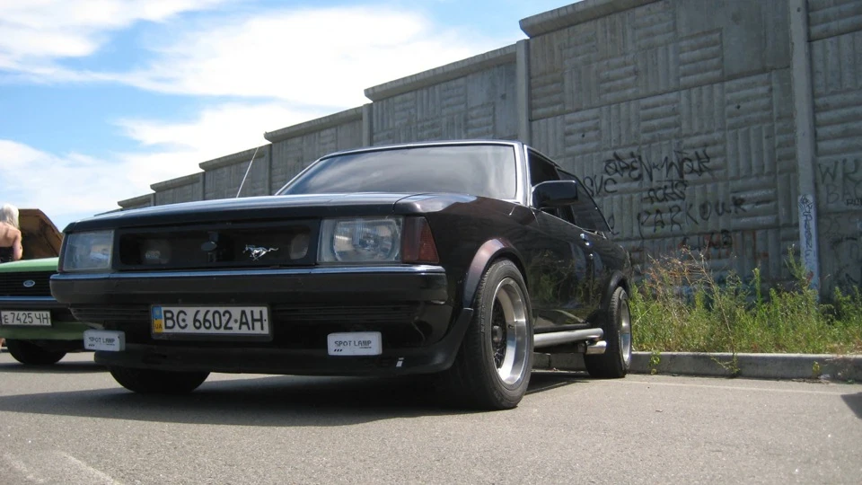 Ford Granada .... 5