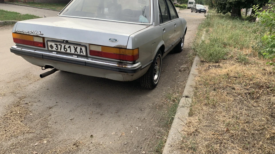 Ford Granada 2.4 бензин 2