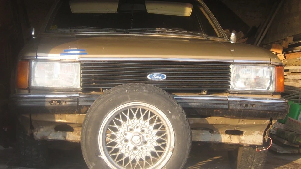 Ford Granada ПІС, що біжить 2