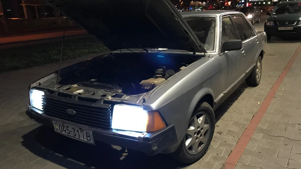 Ford Granada #SilverGrey 3