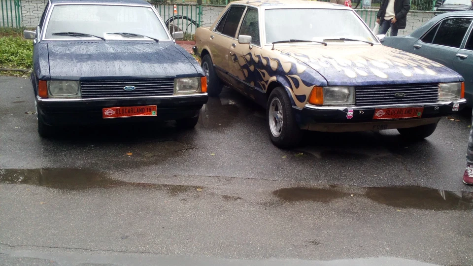 Ford Granada синій 2.0v6 4