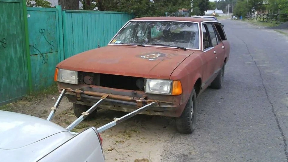 Ford Granada Бузковий вагон