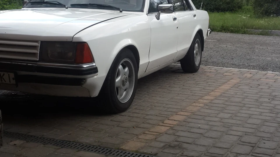 Ford Granada Снігова королева