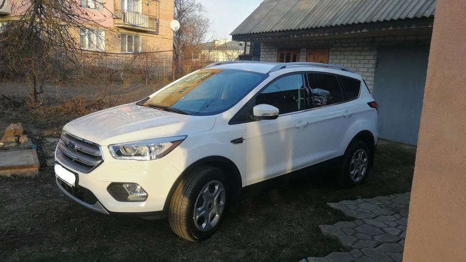 Ford Kuga 1.5 Frozen White 2