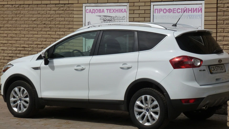 Ford Kuga 2.0 TDCI 4WD TITANIUM 2