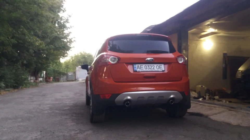 Ford Kuga 2.5 t 4