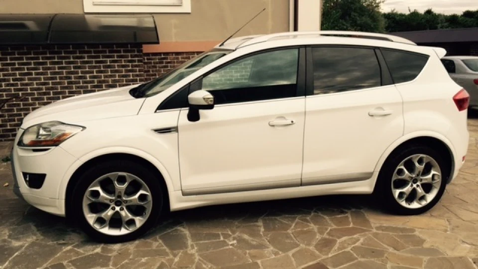 Ford Kuga 2.5 t 4