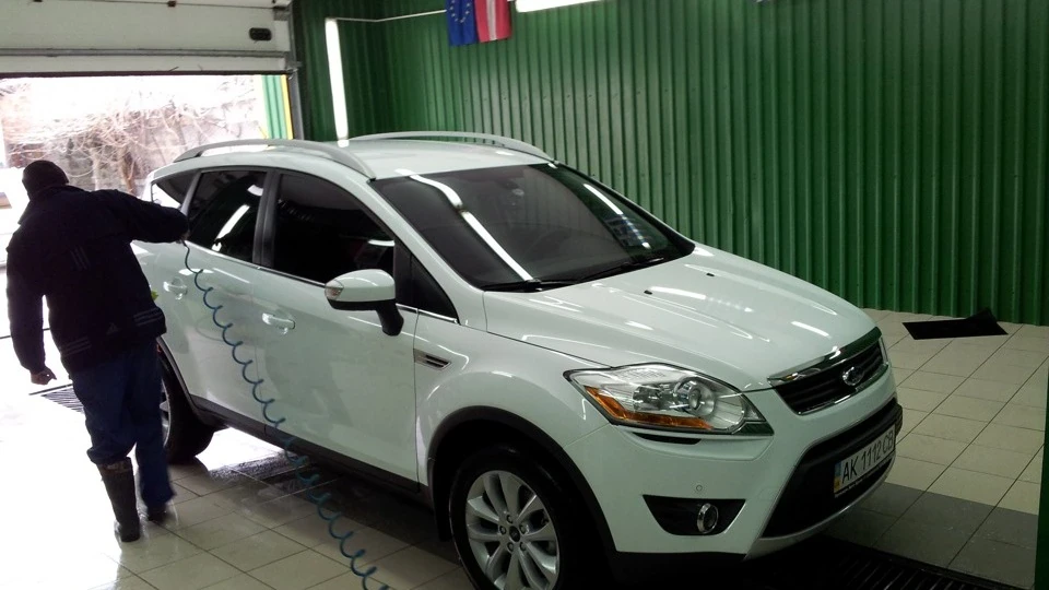 Ford Kuga 2,5 ТТ 2