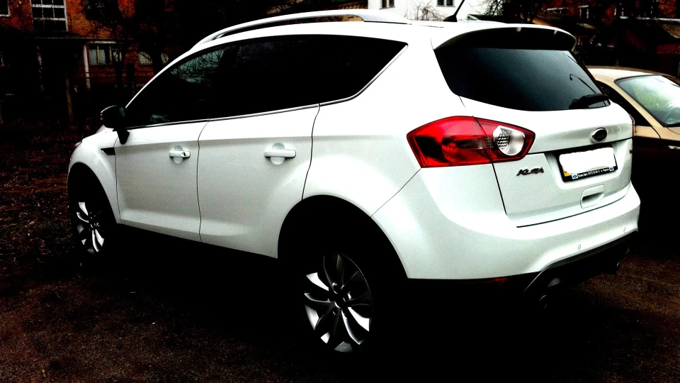 Ford Kuga Білий німець 2